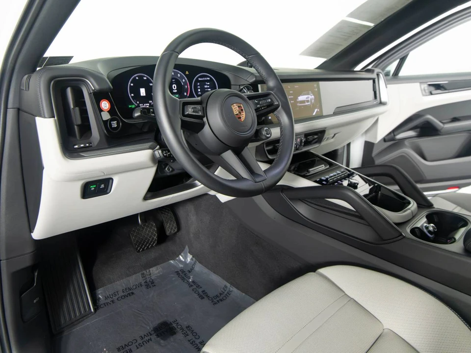 2026 Porsche 9Y0/9Y3 Cayenne Coupe - Image 4 of 5