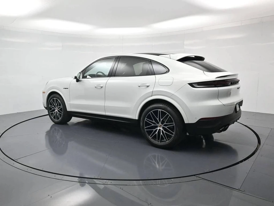 2026 Porsche 9Y0/9Y3 Cayenne Coupe - Image 3 of 5