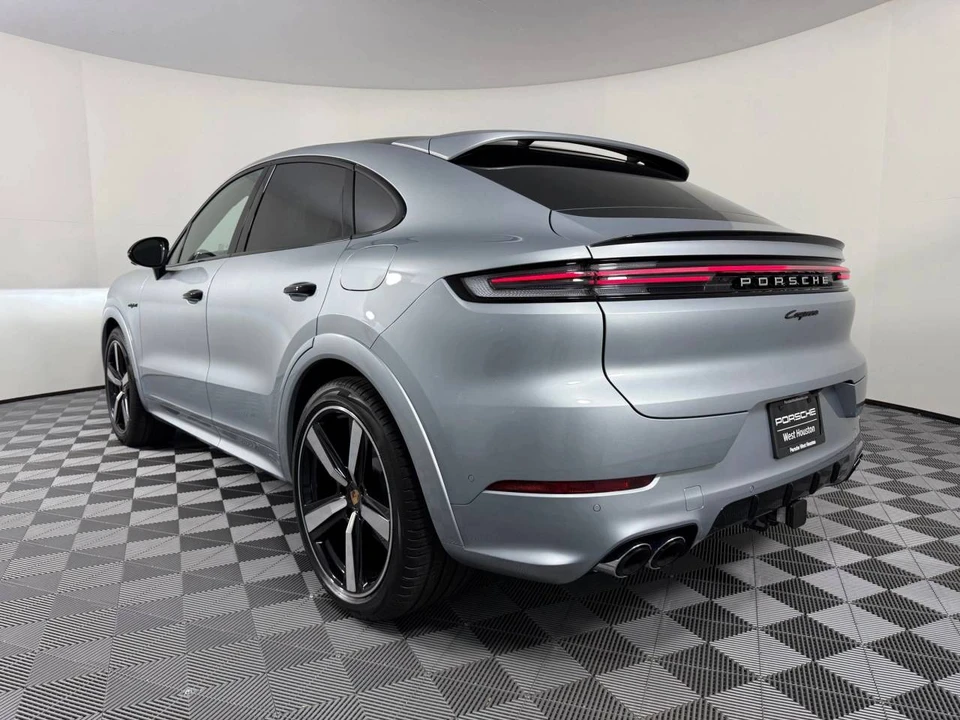 2026 Porsche 9Y0/9Y3 Cayenne Coupe - Image 3 of 5