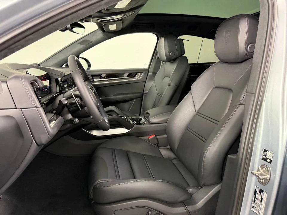 2026 Porsche 9Y0/9Y3 Cayenne Coupe - Image 5 of 5