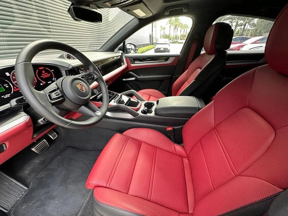 2026 Porsche 9Y0/9Y3 Cayenne - Image 4 of 5