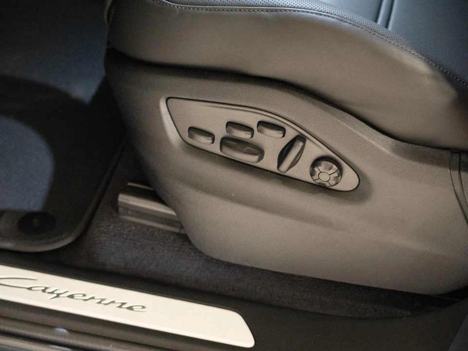 2026 Porsche 9Y0/9Y3 Cayenne Coupe - Image 13 of 28