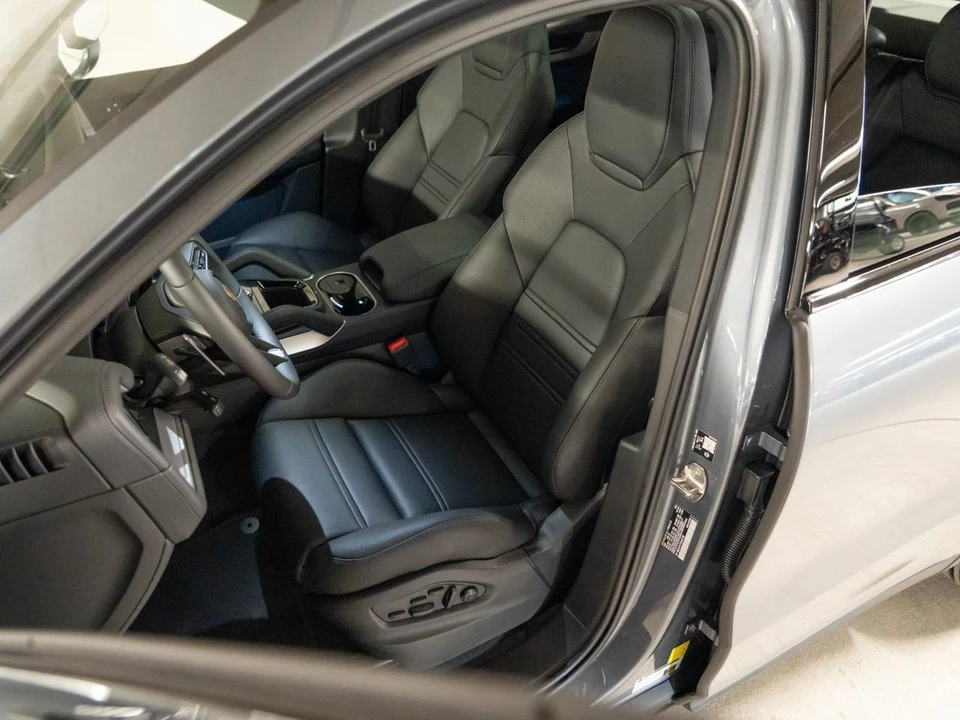 2026 Porsche 9Y0/9Y3 Cayenne Coupe - Image 5 of 28