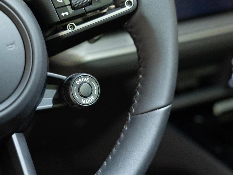 2026 Porsche 9Y0/9Y3 Cayenne Coupe - Image 22 of 28