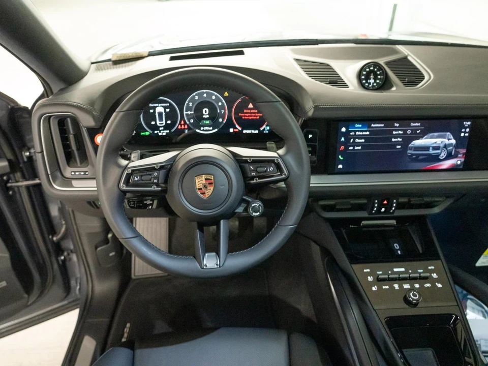2026 Porsche 9Y0/9Y3 Cayenne Coupe - Image 27 of 28