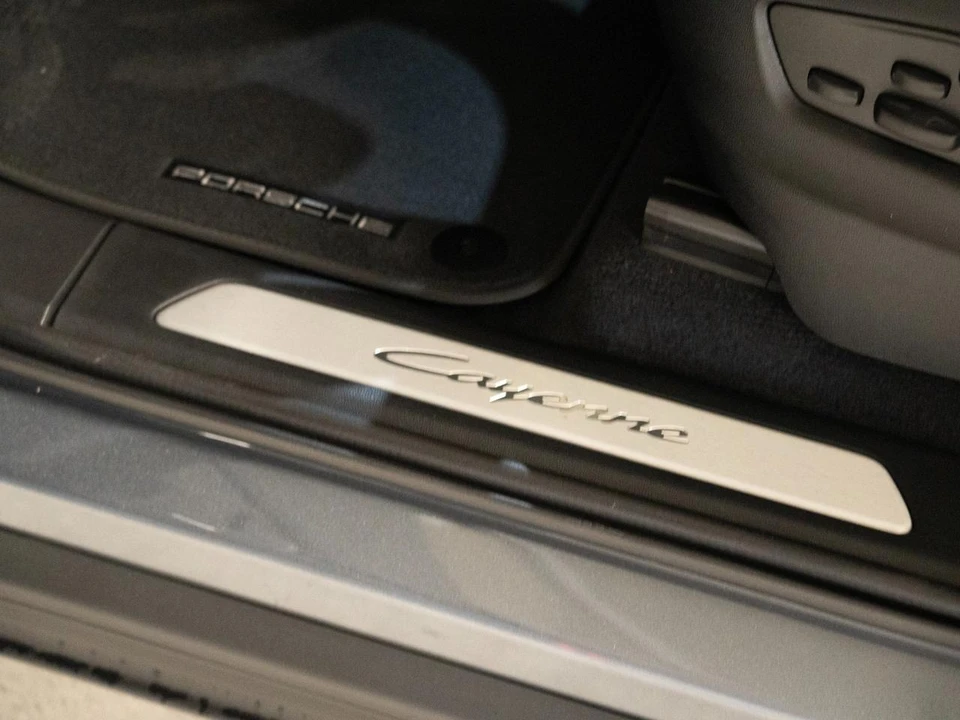 2026 Porsche 9Y0/9Y3 Cayenne Coupe - Image 12 of 28