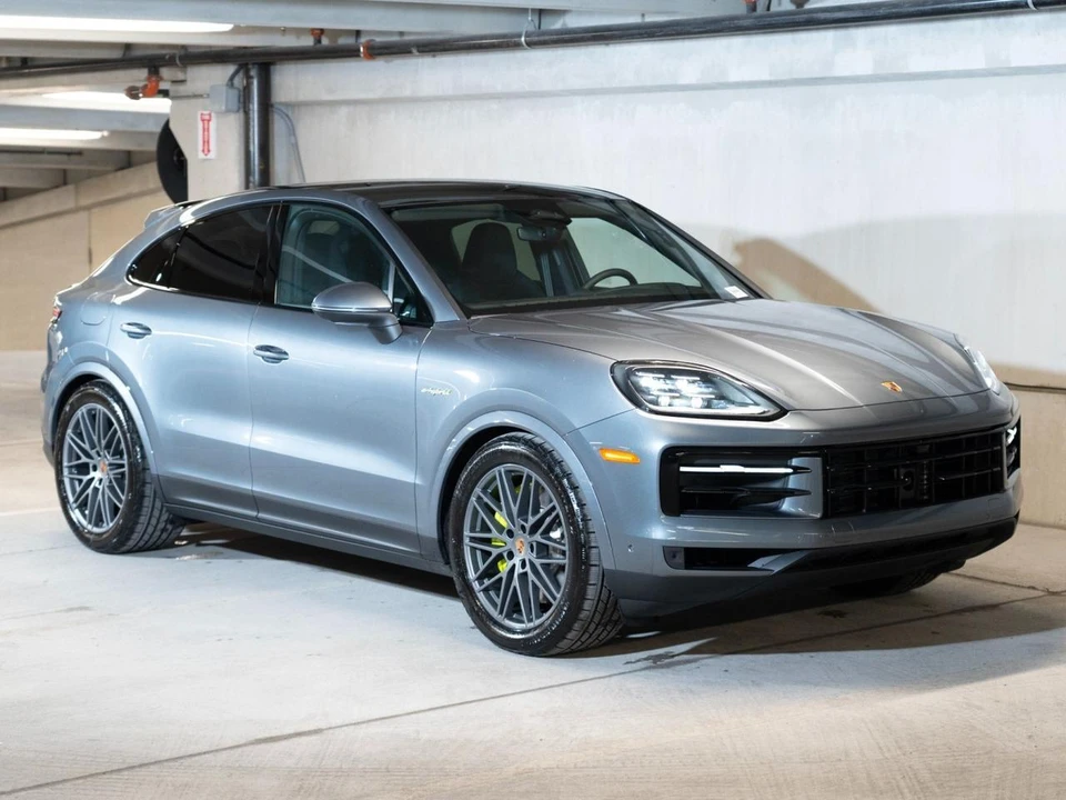 2026 Porsche 9Y0/9Y3 Cayenne Coupe - Image 7 of 28
