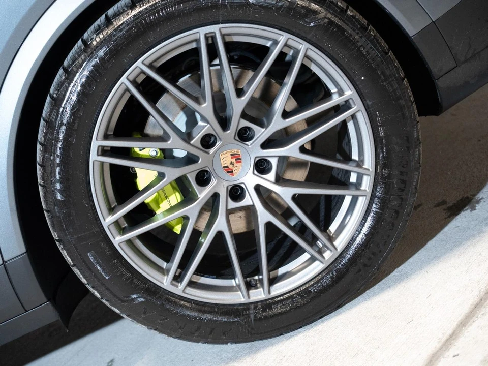 2026 Porsche 9Y0/9Y3 Cayenne Coupe - Image 11 of 28