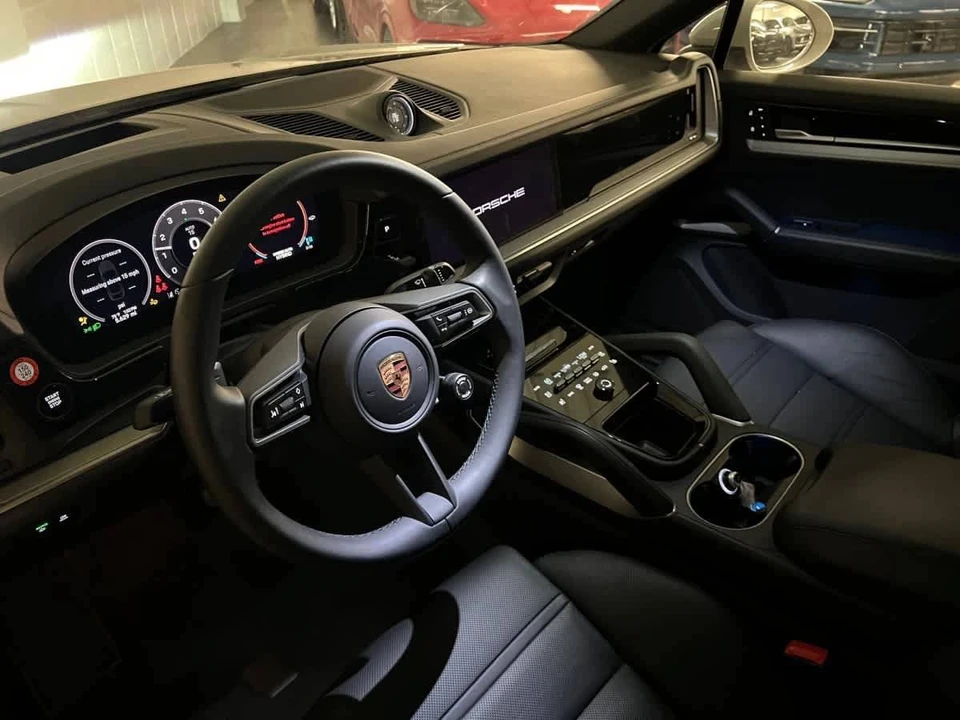 2026 Porsche 9Y0/9Y3 Cayenne - Image 4 of 4