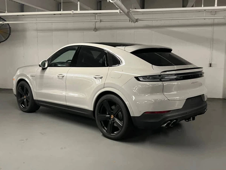 2026 Porsche 9Y0/9Y3 Cayenne - Image 3 of 4