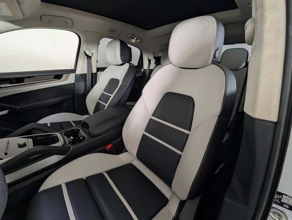 2026 Porsche 9Y0/9Y3 Cayenne Coupe - Image 4 of 4