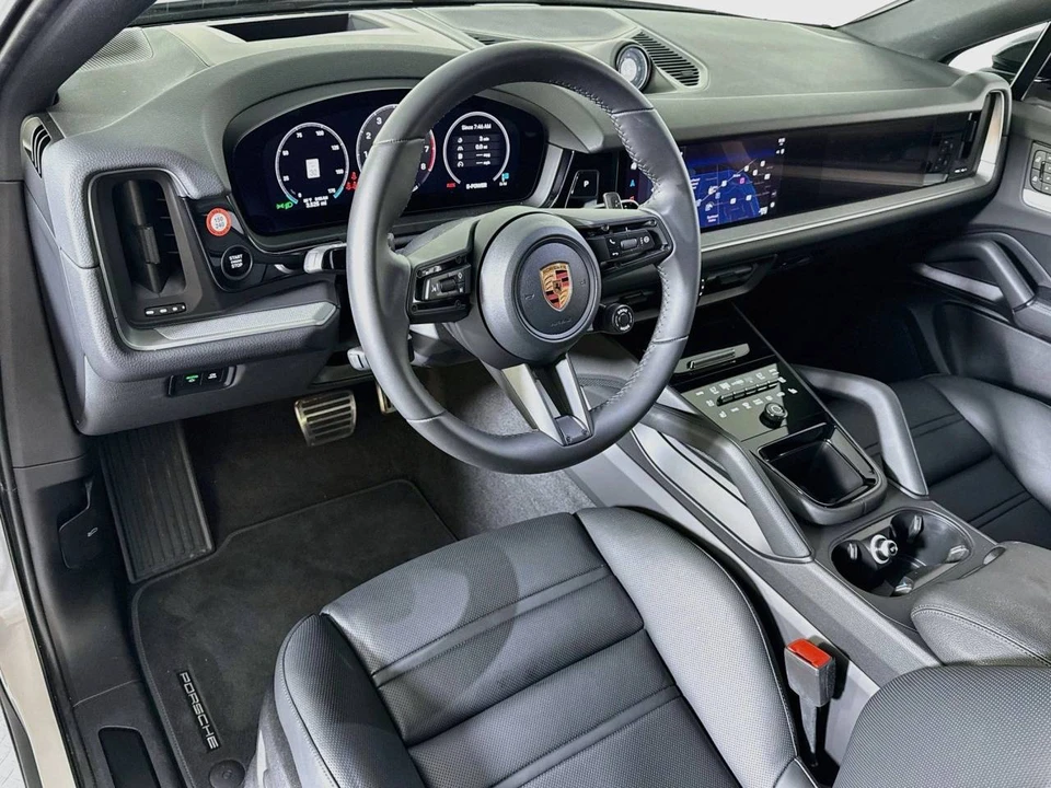 2026 Porsche 9Y0/9Y3 Cayenne Coupe - Image 4 of 4