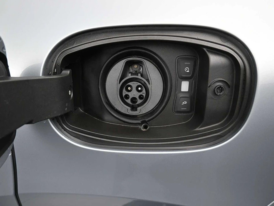 2026 Porsche 9Y0/9Y3 Cayenne - Image 27 of 31