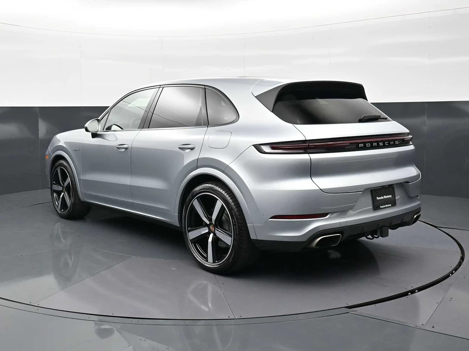 2026 Porsche 9Y0/9Y3 Cayenne - Image 3 of 31