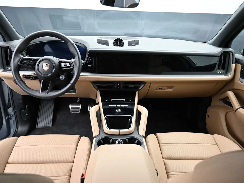 2026 Porsche 9Y0/9Y3 Cayenne - Image 6 of 31