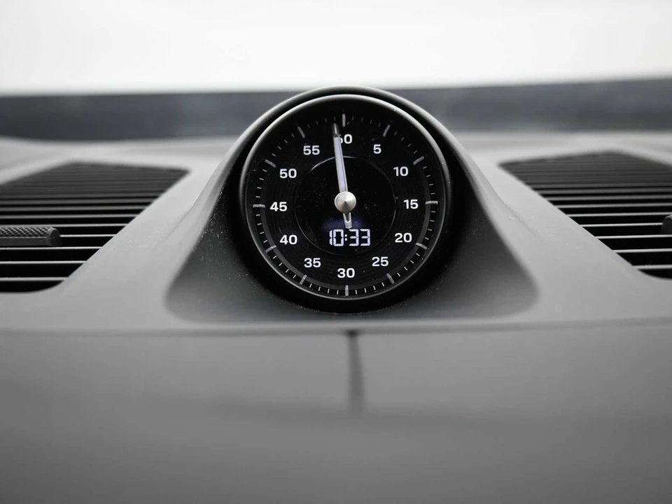 2026 Porsche 9Y0/9Y3 Cayenne - Image 16 of 31