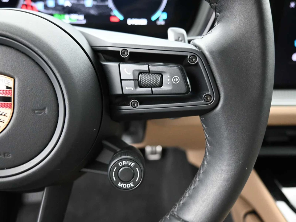 2026 Porsche 9Y0/9Y3 Cayenne - Image 10 of 31