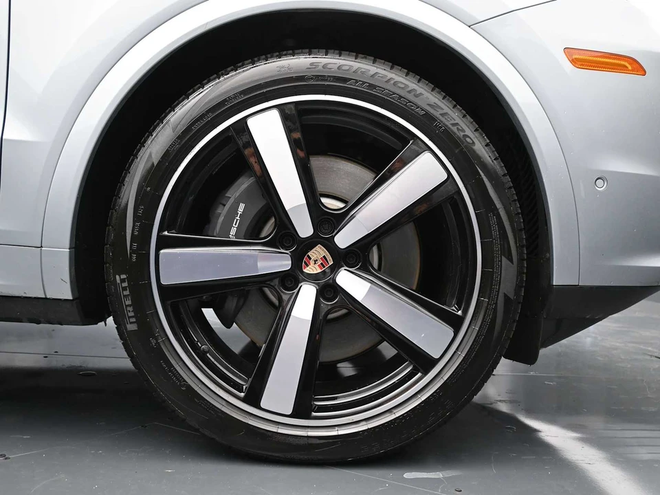 2026 Porsche 9Y0/9Y3 Cayenne - Image 25 of 31