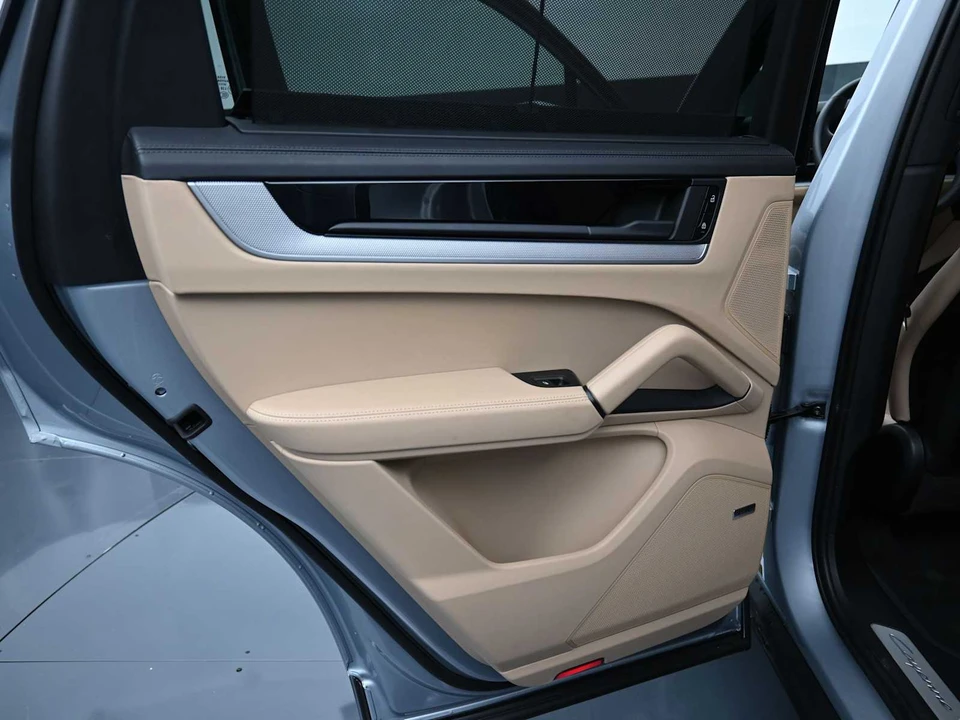 2026 Porsche 9Y0/9Y3 Cayenne - Image 19 of 31