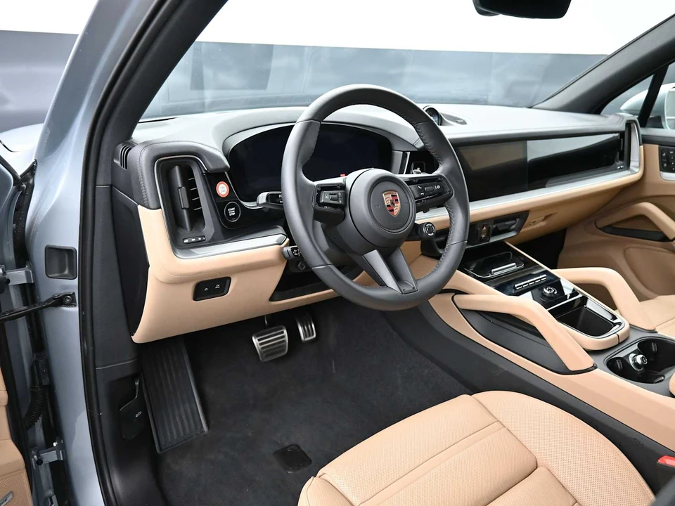 2026 Porsche 9Y0/9Y3 Cayenne - Image 4 of 31
