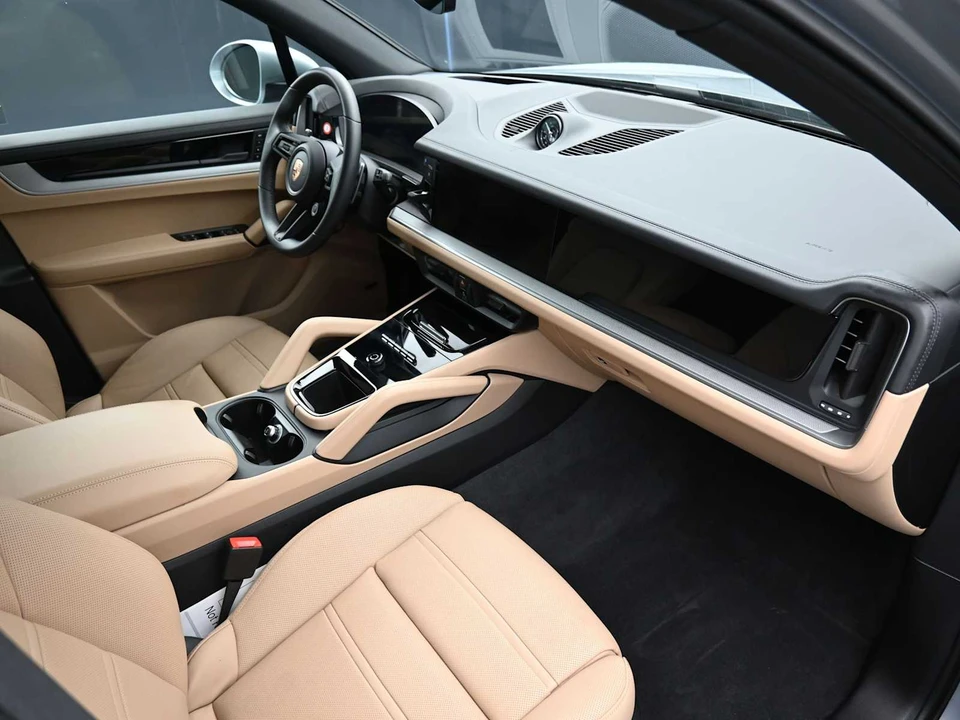 2026 Porsche 9Y0/9Y3 Cayenne - Image 22 of 31