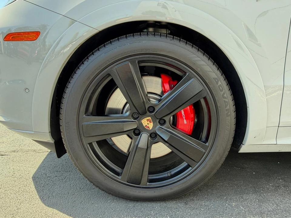 2026 Porsche 9Y0/9Y3 Cayenne S - Image 11 of 31