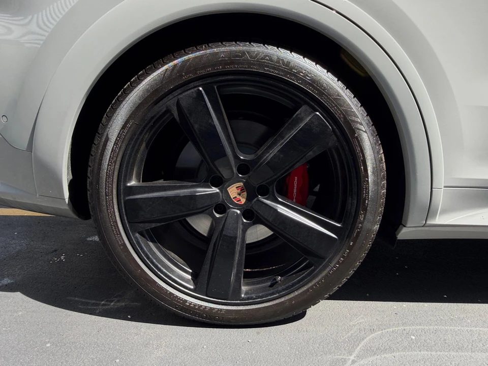 2026 Porsche 9Y0/9Y3 Cayenne S - Image 9 of 31