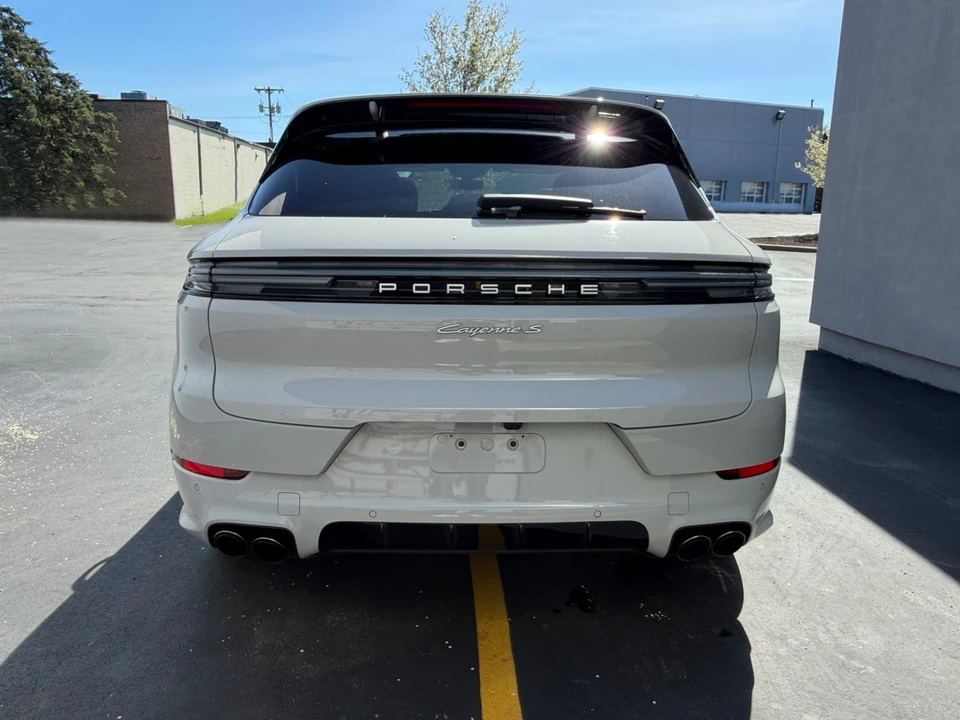 2026 Porsche 9Y0/9Y3 Cayenne S - Image 14 of 31