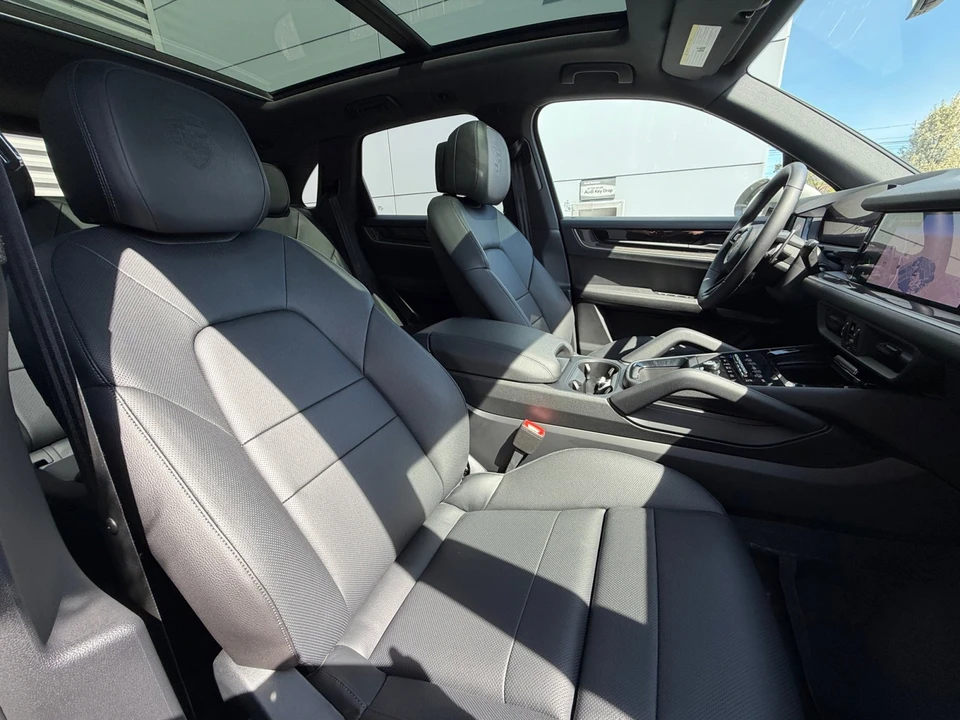 2026 Porsche 9Y0/9Y3 Cayenne S - Image 23 of 31