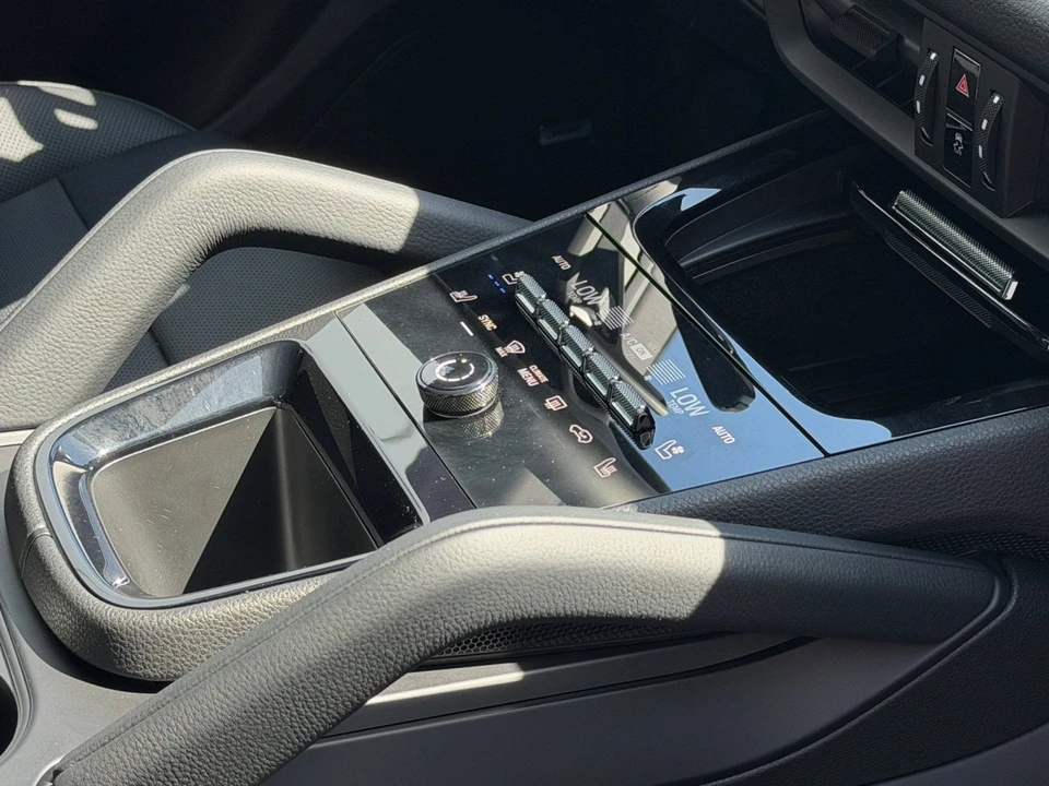 2026 Porsche 9Y0/9Y3 Cayenne S - Image 22 of 31