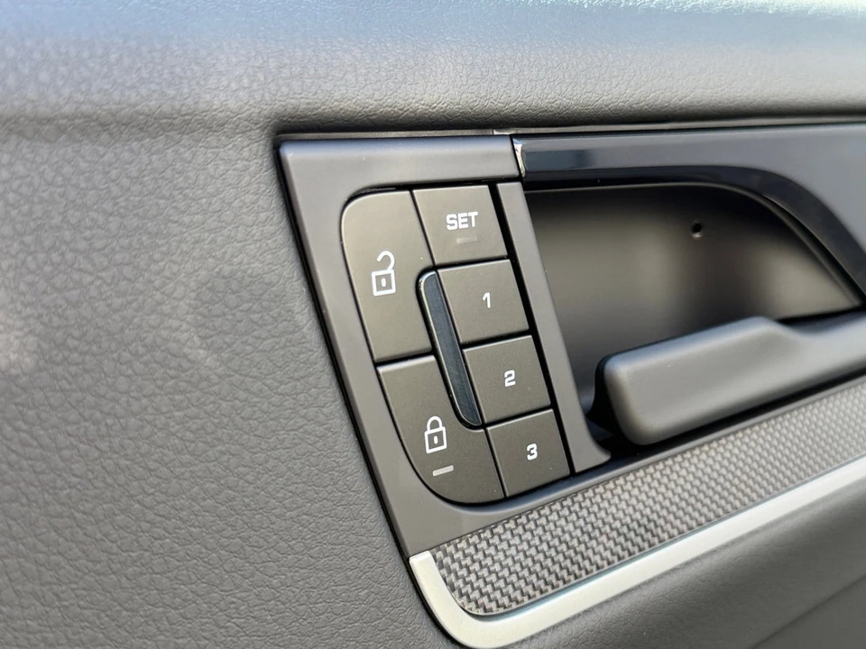 2026 Porsche 9Y0/9Y3 Cayenne S - Image 29 of 31