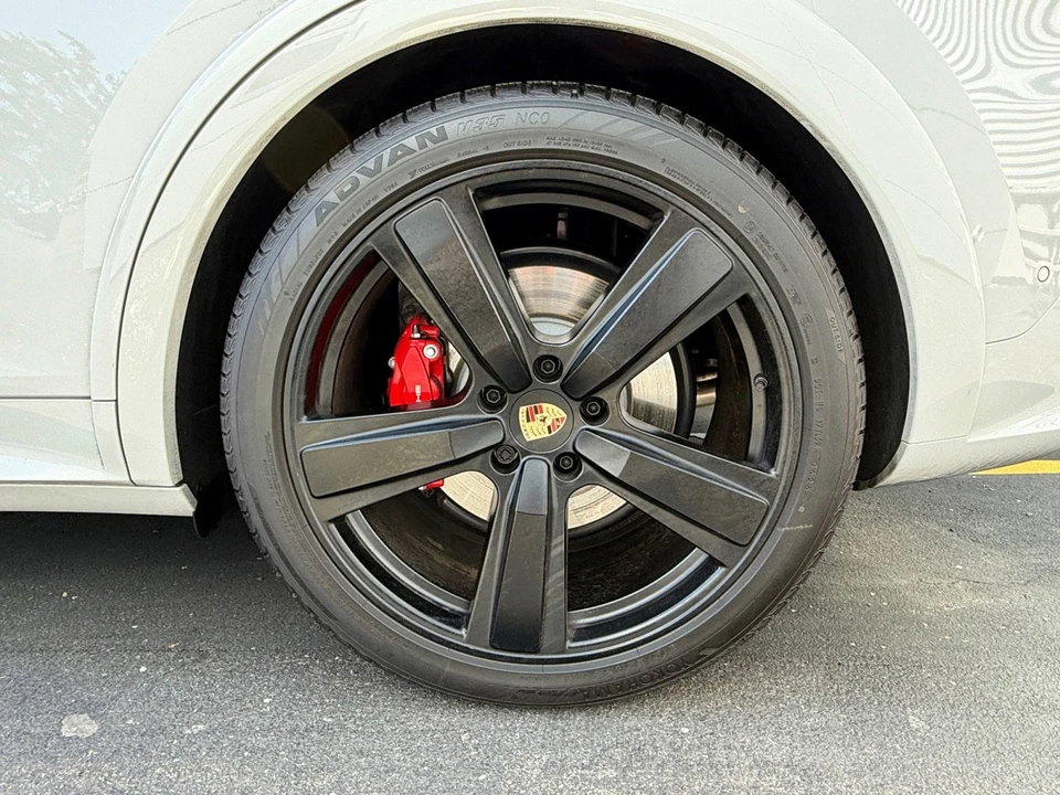2026 Porsche 9Y0/9Y3 Cayenne S - Image 10 of 31