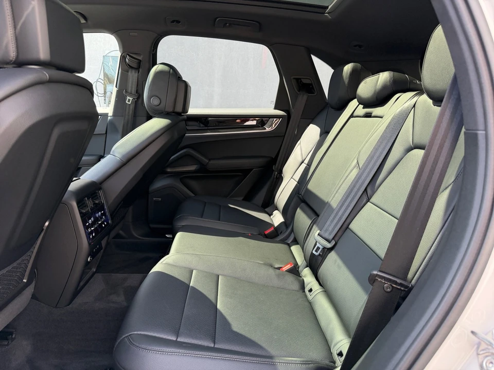 2026 Porsche 9Y0/9Y3 Cayenne S - Image 21 of 31