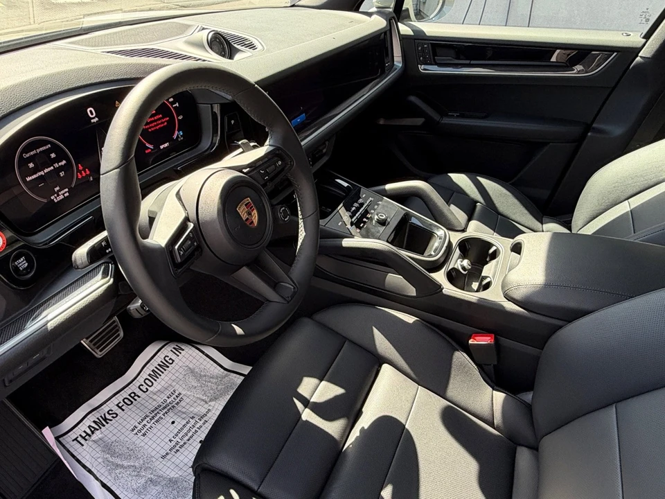 2026 Porsche 9Y0/9Y3 Cayenne S - Image 4 of 31