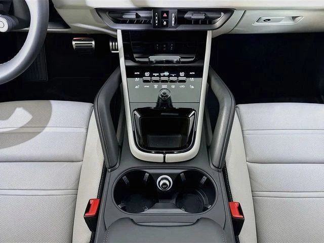 2026 Porsche 9Y0/9Y3 Cayenne - Image 16 of 20