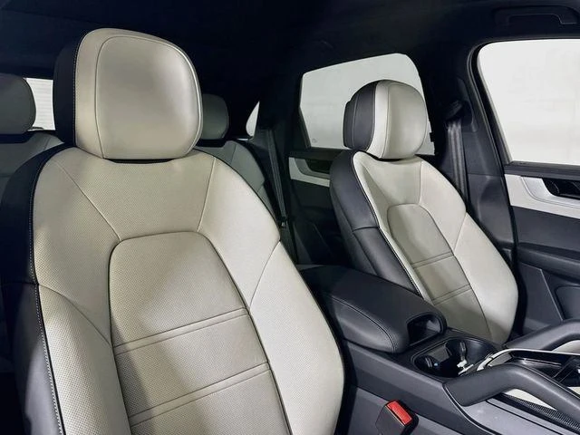 2026 Porsche 9Y0/9Y3 Cayenne - Image 18 of 20