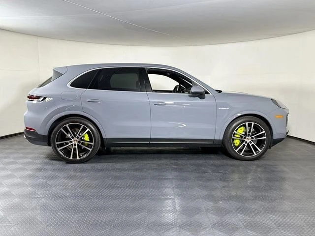 2026 Porsche 9Y0/9Y3 Cayenne - Image 8 of 20