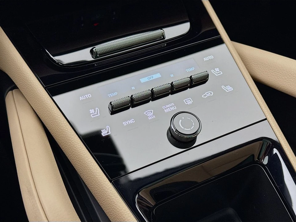 2026 Porsche 9Y0/9Y3 Cayenne - Image 22 of 31