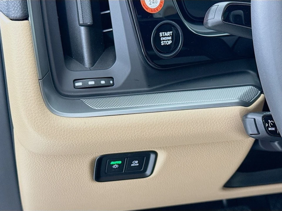 2026 Porsche 9Y0/9Y3 Cayenne - Image 14 of 31