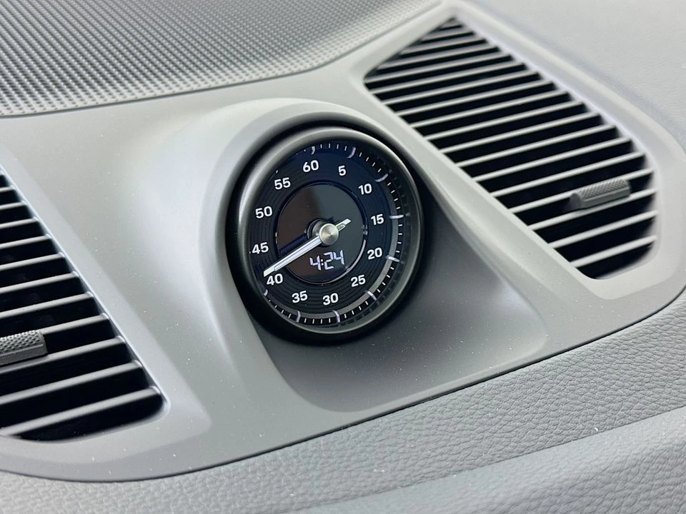 2026 Porsche 9Y0/9Y3 Cayenne - Image 17 of 31