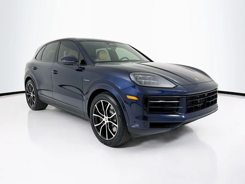 2026 Porsche 9Y0/9Y3 Cayenne - Image 7 of 31