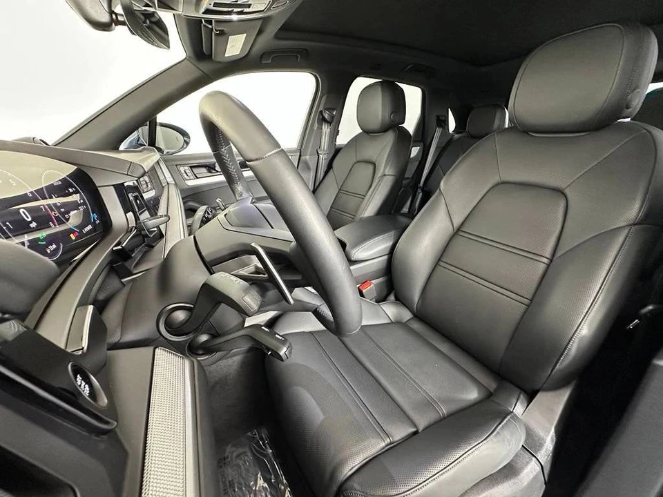 2026 Porsche 9Y0/9Y3 Cayenne - Image 5 of 5