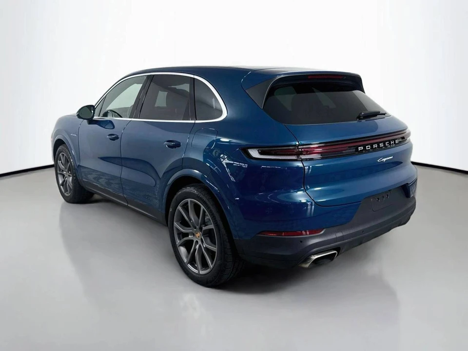 2026 Porsche 9Y0/9Y3 Cayenne - Image 3 of 5