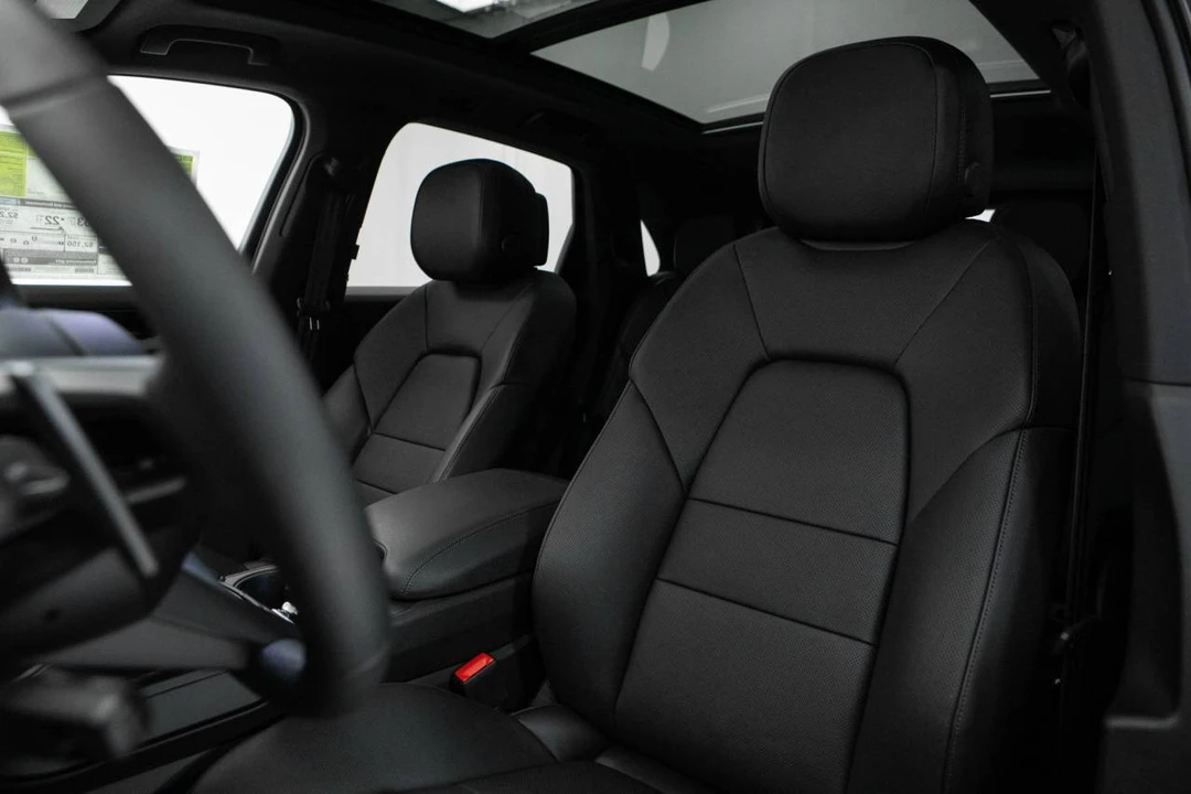 2026 Porsche 9Y0/9Y3 Cayenne - Image 5 of 5