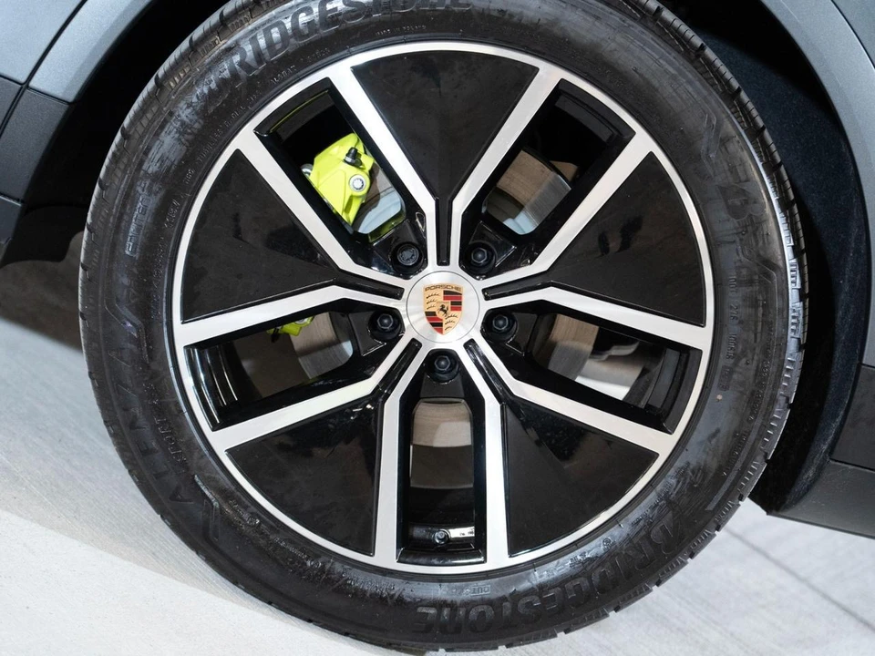 2026 Porsche 9Y0/9Y3 Cayenne - Image 11 of 30