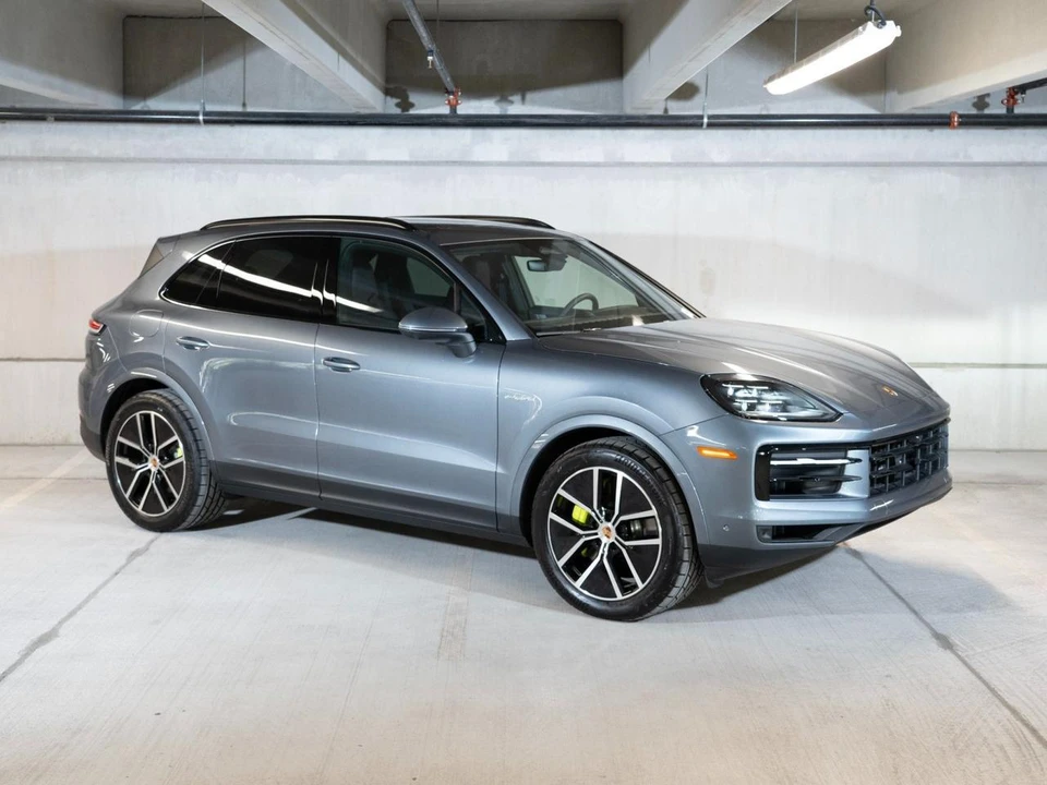 2026 Porsche 9Y0/9Y3 Cayenne - Image 7 of 30