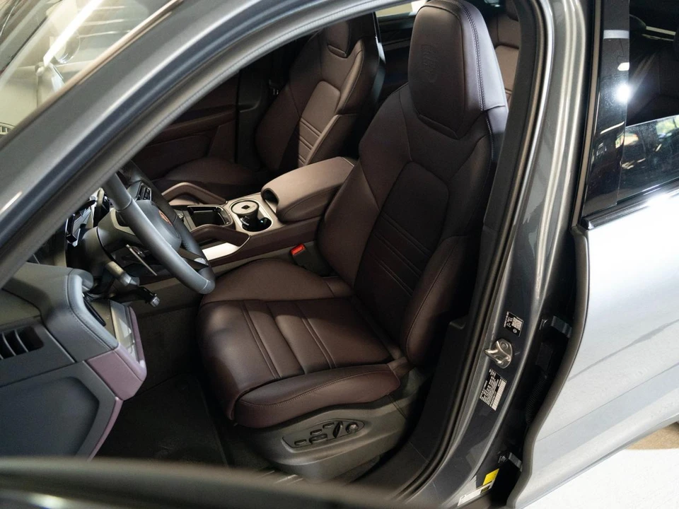 2026 Porsche 9Y0/9Y3 Cayenne - Image 5 of 30
