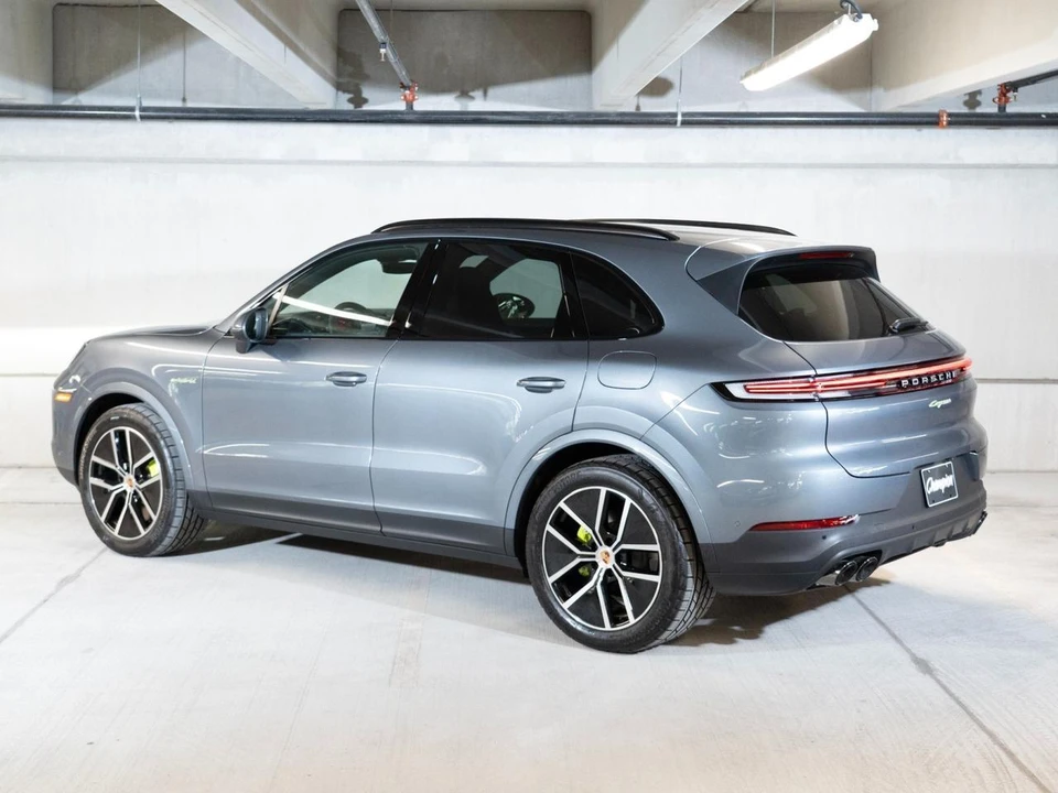 2026 Porsche 9Y0/9Y3 Cayenne - Image 3 of 30