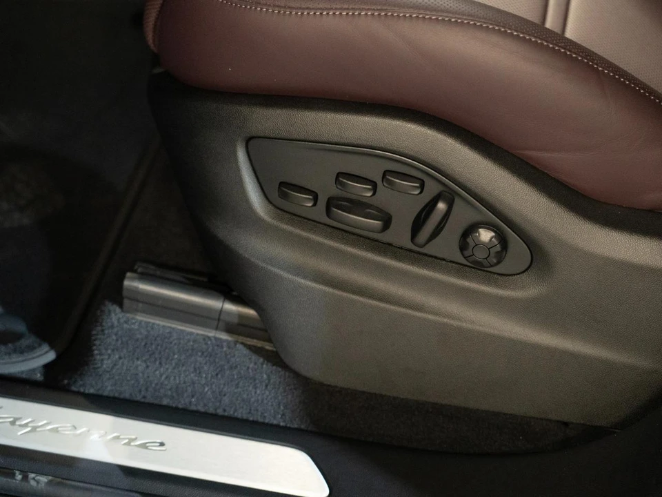 2026 Porsche 9Y0/9Y3 Cayenne - Image 13 of 30
