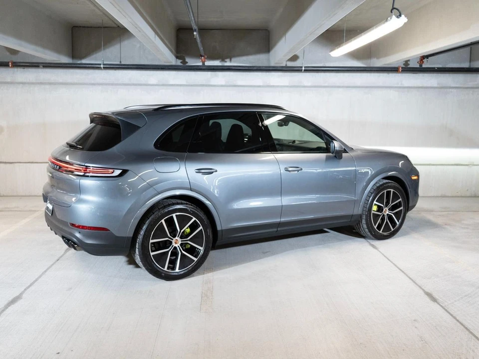 2026 Porsche 9Y0/9Y3 Cayenne - Image 9 of 30